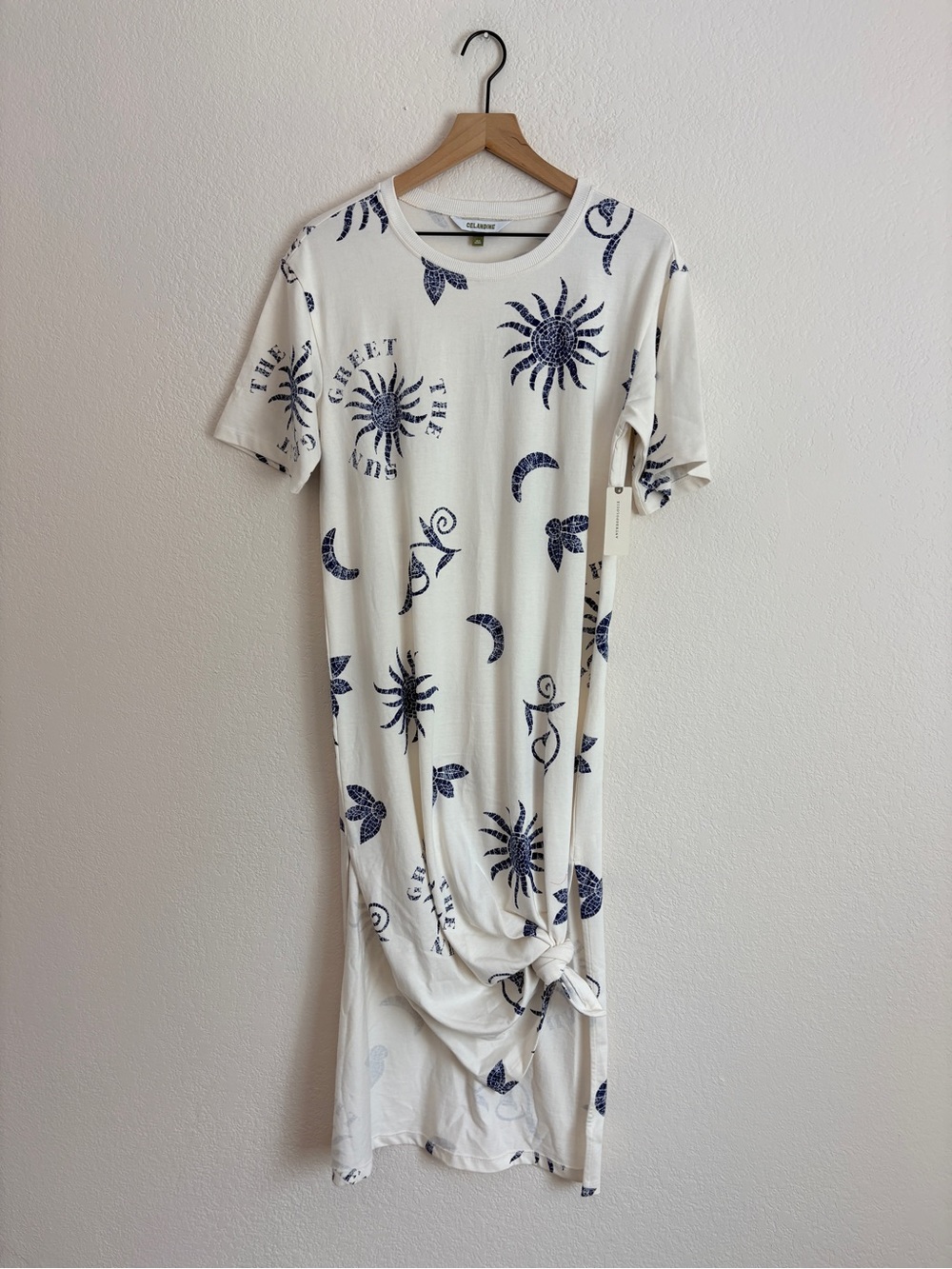 Celandine Graphic Maxi T-Shirt Dress - Picture 4 of 10